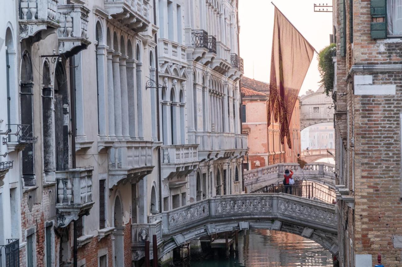 Apartamento Palazzo Soranzo Noble Floor R&R Venecia Exterior foto